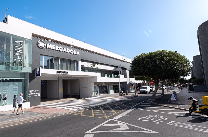 Imagen de la vista exterior del centro comercial Soco en Puerto del Carmen